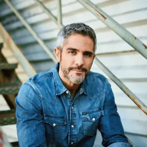 Retrato de Roberto Leal
